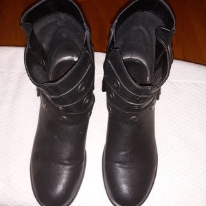 Ladies boots